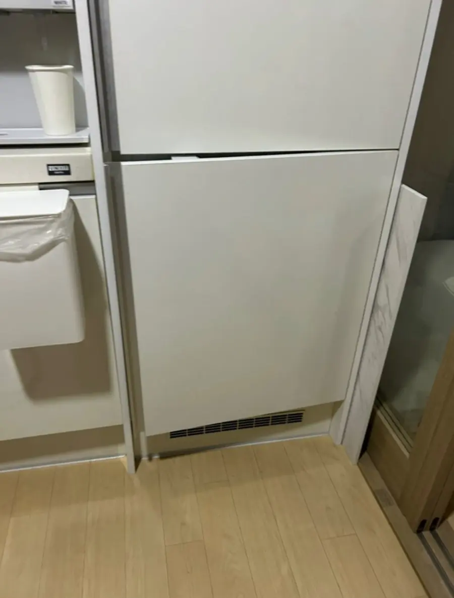 빌트인냉장고 전문수리 주방 수납장 패널이 적용된 도어
